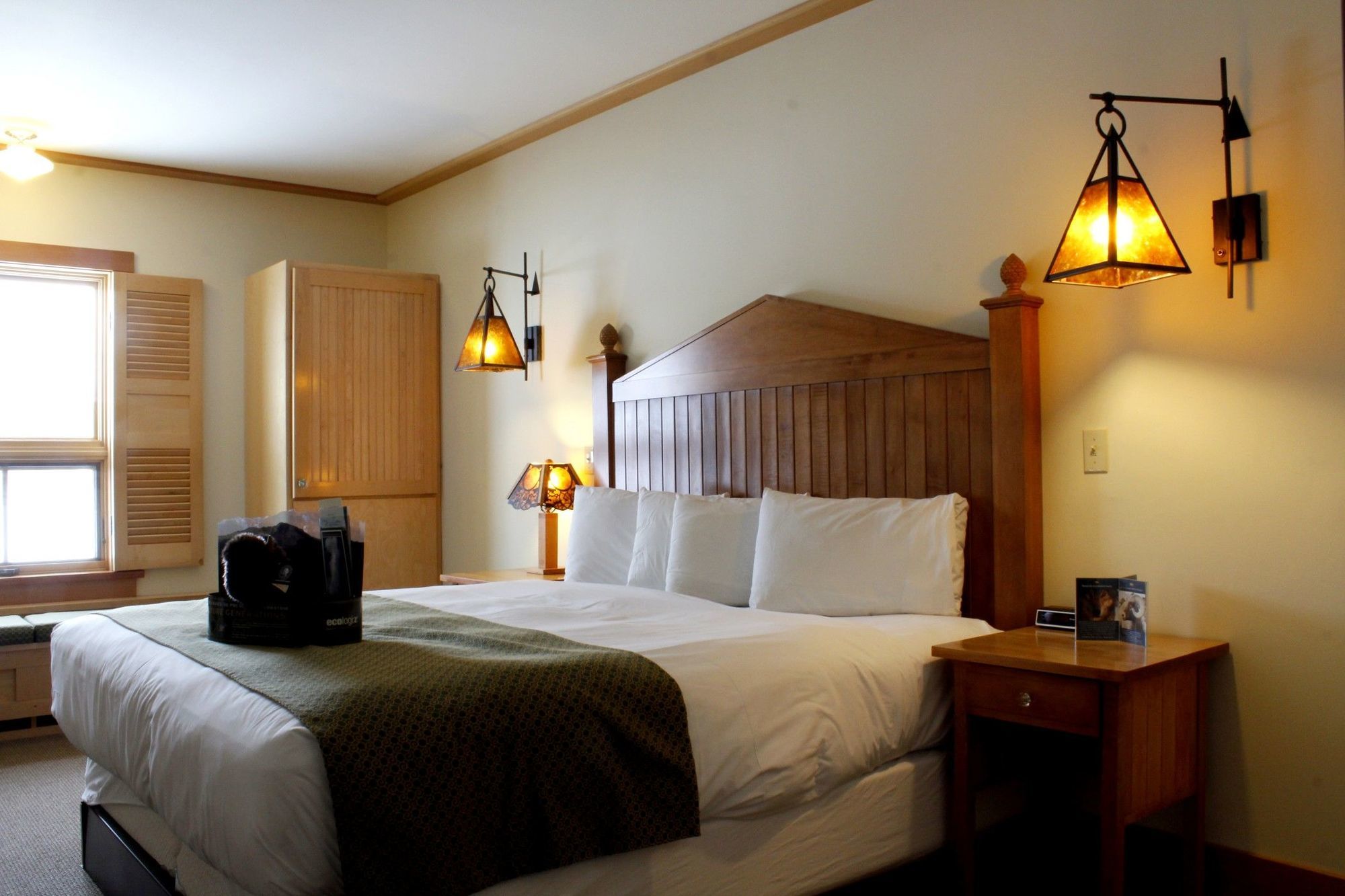 Old Faithful Snow Lodge Экстерьер фото
